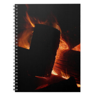 Logboeken in de vuurfoto van de Fireplace Notitieboek