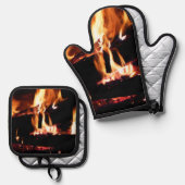 Logboeken in de vuurfoto van de Fireplace Ovenwant & Pannenlap Set (Voorkant / Achterkant)