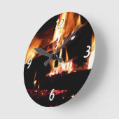 Logboeken in de vuurfoto van de Fireplace Ronde Klok (Hoek)