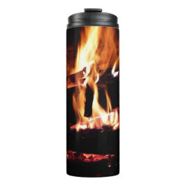 Logboeken in de vuurfoto van de Fireplace Thermosbeker