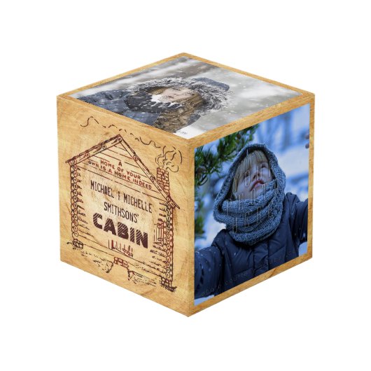 Logcabine - Aangepersonaliseerde naam Faux Wood  Kubus (Voorkant hoekig)