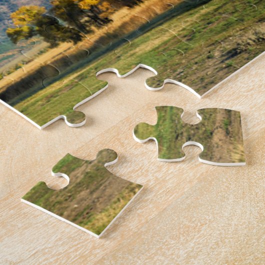 Logcabine nabij berggebied legpuzzel (Zijkant)