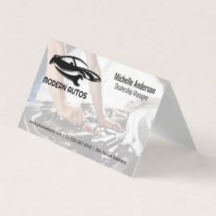 Logo Auto Reparatie   Monteur Werkt aan Auto Visitekaartje