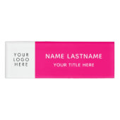 Logo Blush Pink White Modern Minimale Magnet Titel Naambadge (Voorkant)