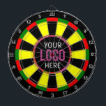 Logo Business Company Branded Dartbord<br><div class="desc">Een dartboard is een populair recreatief en competitief spel dat uren plezier biedt voor spelers van alle leeftijden en vaardigheidsniveaus. Typisch gemaakt van sisal vezels, kurk, of elektronische componenten, zijn dartboards ontworpen om de impact van darts te weerstaan, terwijl ze nauwkeurige scoringszones bieden. Standaard dartboards hebben een cirkelvormig ontwerp met...</div>