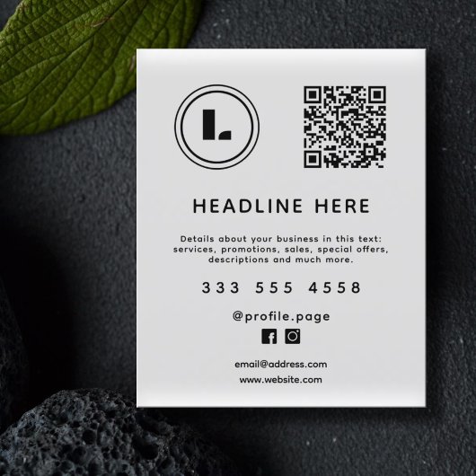 Logo en QR-code wit minimalistisch Flyer