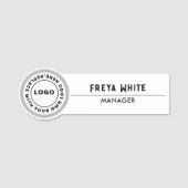 Logo, grijs accent, witte naamplaatje (Voorkant)
