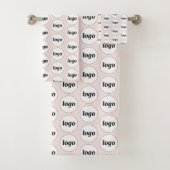 Logo Pattern Business Branding Blush Pink Bad Handdoek (Insitu)