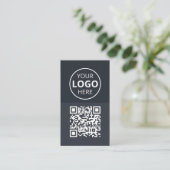 Logo QR Code Minimalistisch Grijs Visitekaartje (Staand voorkant)