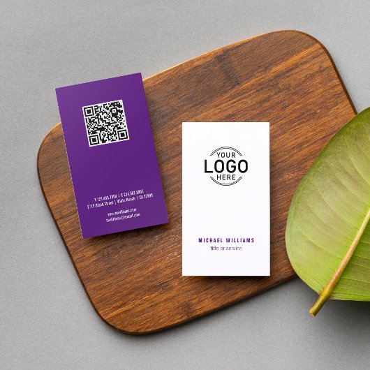 Logo QR Code Minimalistisch Wit Paarse Custom Visitekaartje