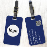 Logo QR-code Navy Blue Business Promotional Bagagelabel<br><div class="desc">Eenvoudig logo-ontwerp voor uw bedrijf. Vervang de logo,  QR-code en details door uw eigen code en wijzig de achtergrondkleur in het ontwerpgereedschap om aan te passen. Ideaal voor als promotieartikel om aan klanten,  klanten en medewerkers,  en voor zakelijke reizen en shows te geven., </div>