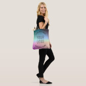 Logo uploaden | Kleurrijke veranderende gradiëntkl Tote Bag (Op model)