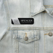 Logo werknemer zilvergrijze gradiënt zwart naamplaatje (In situ)