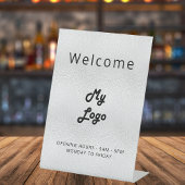Logo zilver welkom bedrijf reclamebord met voetstuk