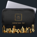 Logo zwart skyline zakelijk onroerend goed laptop sleeve<br><div class="desc">Een zwarte achtergrond,  met een faux gouden skyline als decor. Sjabloon voor uw zakelijke logo en jouw naam of een tekst. Gouden letters Perfect voor makelaars in onroerend goed! Dit sleeve is ook beschikbaar in onze winkel zonder logo.</div>