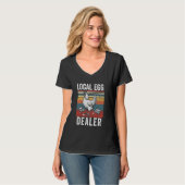 Lokale Eierhandelaar Grappige Eierboer Kip T-shirt (Voorkant volledig)