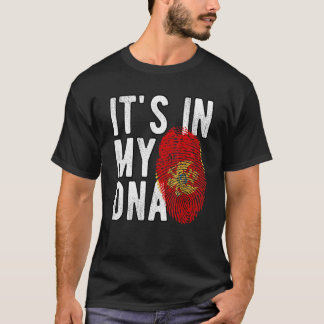 Lol, het zit in mijn DNA Montenegro vlag Vingerafd T-shirt
