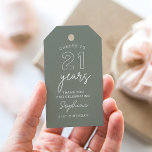 LOLA 21st Birthday Favor Tag Sage Cadeaulabel<br><div class="desc">Het collectie Lola laat moderne elegantie zien met zijn slanke lijnen en hedendaagse typografie. De feministische ondertoon is prachtig uitgebalanceerd met een gedurfde uitspraak,  waardoor het een ideale keuze is voor de levendige en moderne bruid.</div>