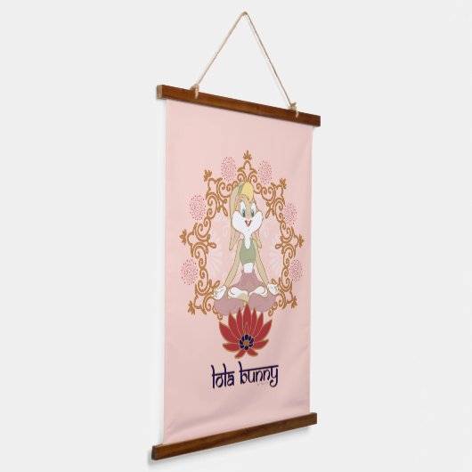Lola Bunny Yoga Lotus Pose Hangend Wandkleed (Gebogen)
