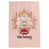 Lola Bunny Yoga Lotus Pose Medium Cadeauzakje (Achterkant)