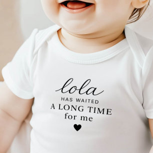 Lola heeft Baby Bodysuit cadeau gewacht