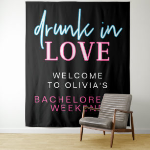 LOLA Neon Drink in Love Bachelorette Welcome Wandkleed