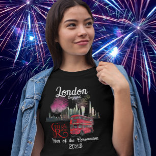 Londen skyscape Rode Bus Kroning 2023 Vuurwerk T-shirt