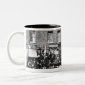 London Dock Strike, 1889 Tweekleurige Koffiemok (Links)