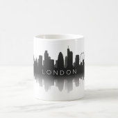 London Skyline Silhouette – Modern Black & White Koffiemok (Center)