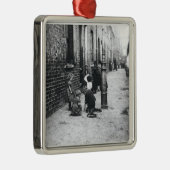 London Slums Metalen Ornament (Rechts)