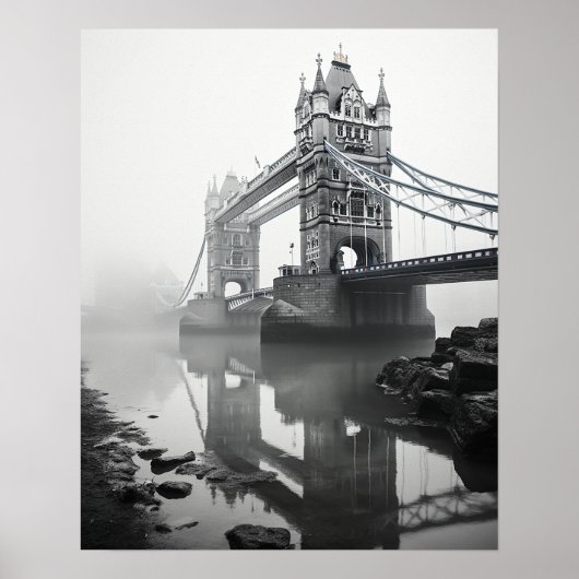 London Tower Bridge in de mist Poster (Voorkant)