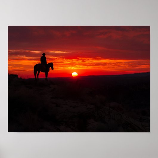 Lone Cowboy Silhouette Dramatic Red Sunset Western Poster (Voorkant)