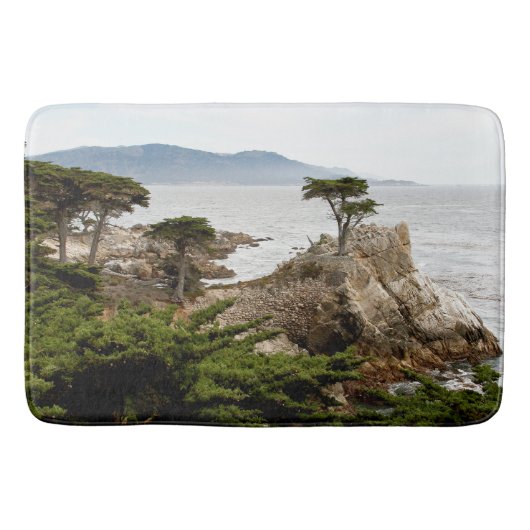 LONE CYPRESS Bath Mat (Voorkant)