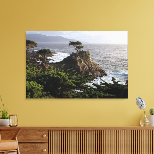 Lone Cypress - uitgerekte canvas print (Insitu (Woonkamer))