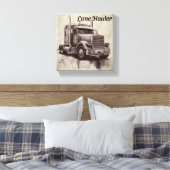 "Lone Hauler – Bold Charcoal Bobtail Truck Art Pro Canvas Afdruk (Insitu (Slaapkamer))