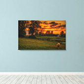 Lone Horse bij zonsondergang Canvas Afdruk (Insitu (Houten vloer))
