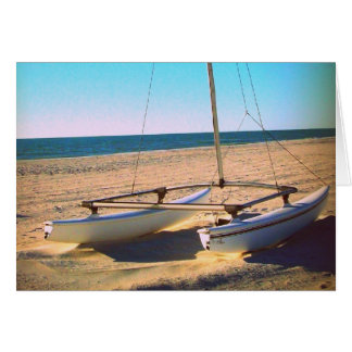 Lone Sail Boat op strand
