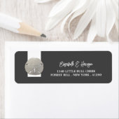 Lone Sand Dollar - Charcoal Gray - Beach Wedding Etiket (Insitu)