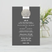Lone Sand Dollar - Charcoal Gray - Beach Wedding Kaart (Staand voorkant)