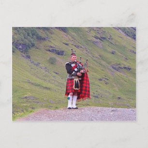 Lone Scottish bagpiper, Highlands, Schotland Briefkaart