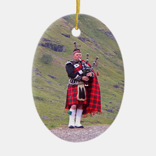 Lone Scottish bagpiper, Highlands, Schotland Keramisch Ornament (Voorkant)