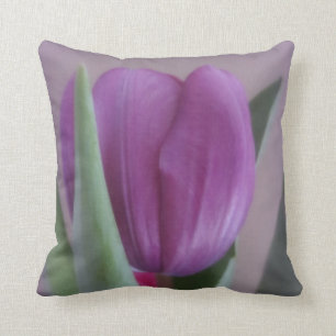 Lone Violet Tulip Kussen