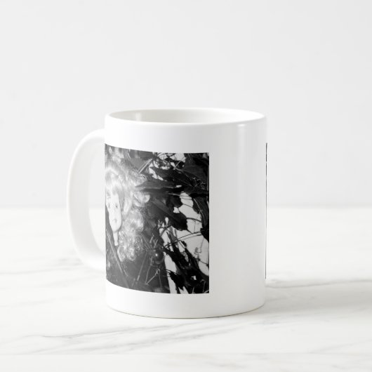 Lonely Doll Head Koffiemok (Voorkant links)