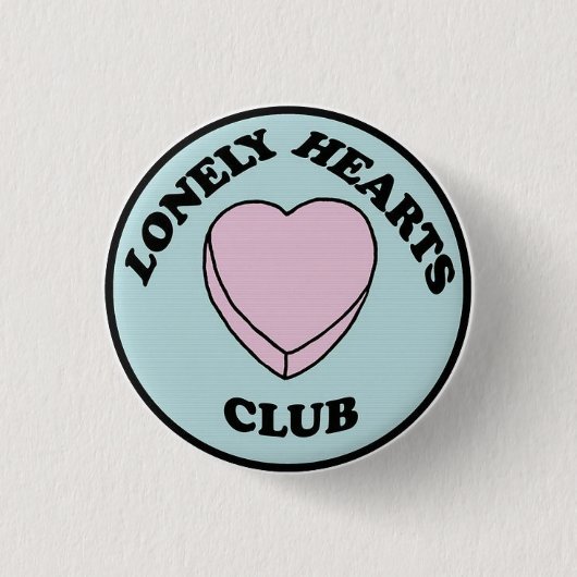Lonely hearts club pin ronde button 3,2 cm (Voorkant)