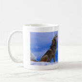 Lonely Howling Endangered Gray Wolf Koffiemok (Links)