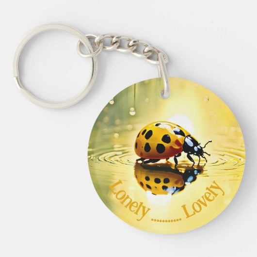 Lonely Lovely Ladybug Acryl Sleutelhanger (Voorkant)