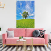Lonely Tree – Serene grasveld Canvas Afdruk (Insitu (Woonkamer))