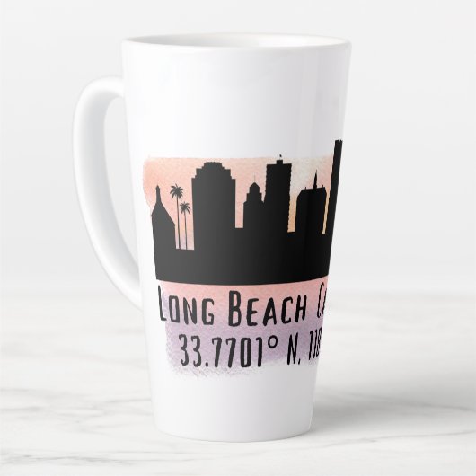 Long Beach Skyline Latitude en Lengtegraad Latte Mok (Linkerhoek)