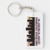 Long Beach Skyline Latitude en Lengtegraad Sleutelhanger (Voorkant)