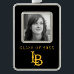 Long Beach State Logo Verzilverd Omlijst Ornament<br><div class="desc">Bekijk deze Californische State University Long Beach design! Show van je Californische State Pride met deze nieuwe universitaire producten. Dit zijn de perfecte cadeautjes voor de Long Beach student, alumni, familie, vriend of fan in je leven. Al deze Zazzle producten zijn aanpasbaar met jouw naam, klassenjaar of club. Lange strand!...</div>